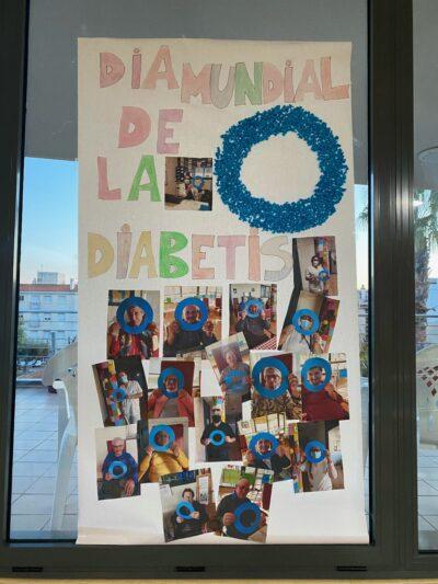 El Centre de Dia Marinada de Roda de Berà confecciona un mural sobre la diabetis