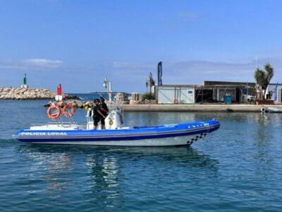 La Policia Local de Torredembarra adequa l’embarcació del servei de platges