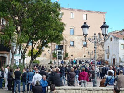 CRÒNICA l La plaça del Castell clama contra la pujada d’impostos