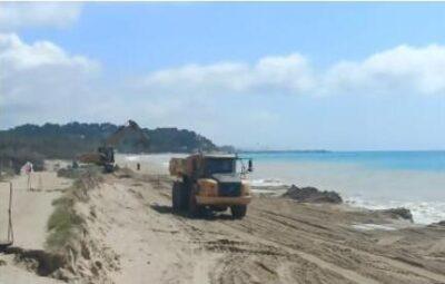 S’inicien les obres per reparar els danys a la platja de Creixell