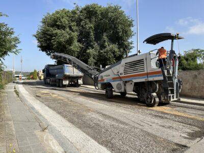 S’inicia l’asfaltatge de diversos carrers del municipi