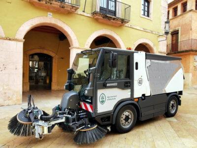 Altafulla renova la seva flota de neteja viària amb l’adquisició d’un nou camió escombradora