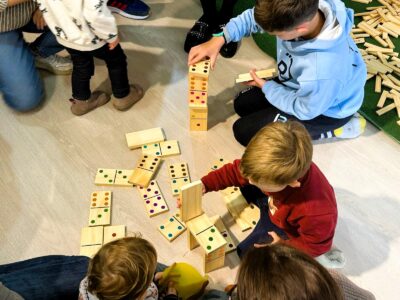 Èxit de participació a la primera jornada d’Espai en família amb una cinquantena d’infants